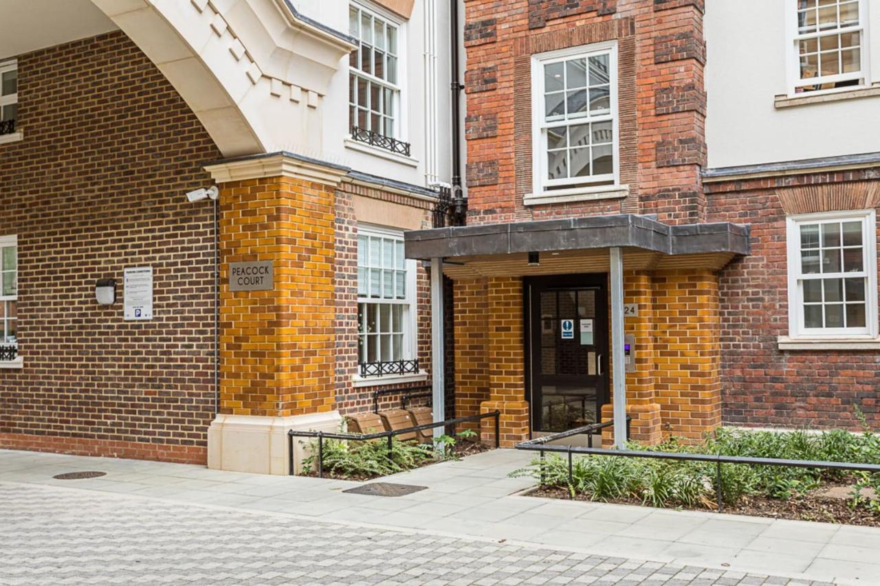 Modern And Stylish Apartment In West Kensington London Exterior photo